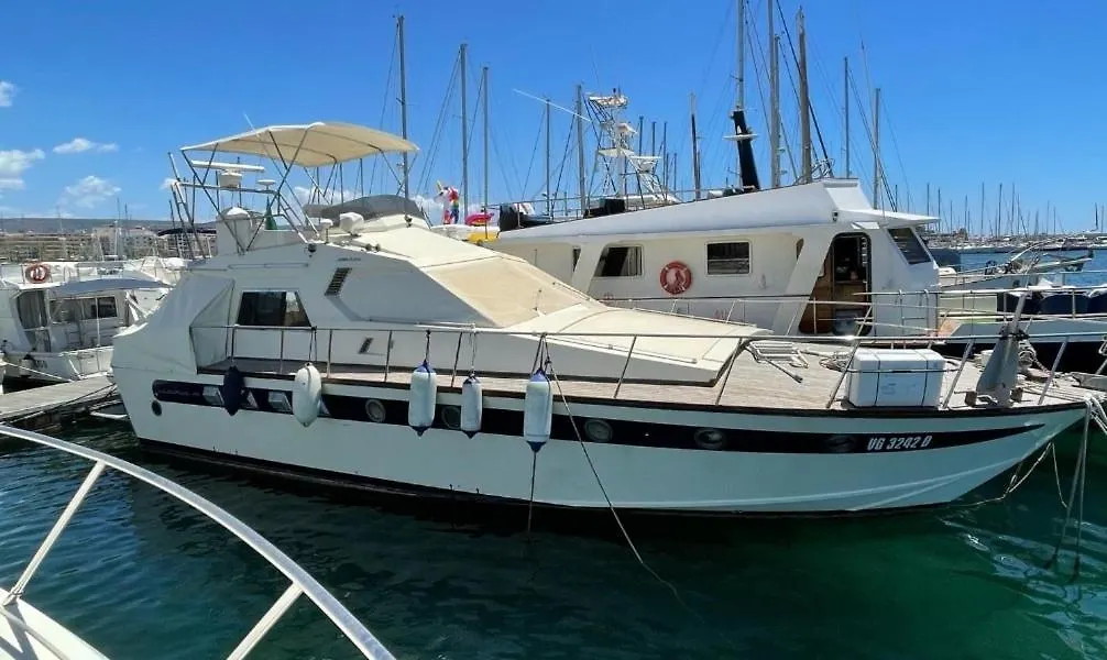 Botel Sweet Dream In Boat Hotel Alghero